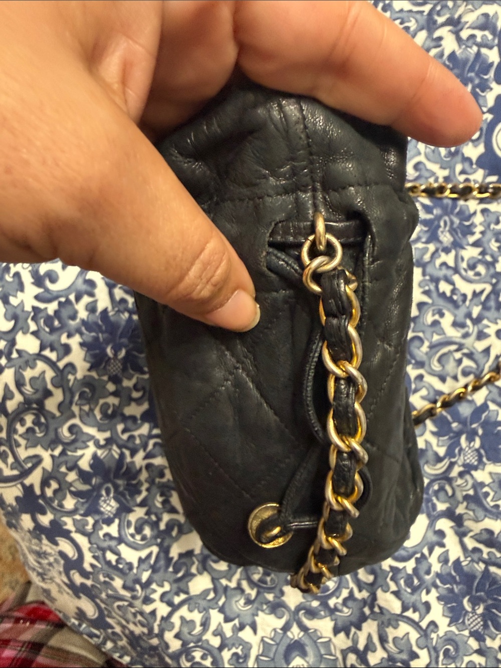 CHANEL Black Quilted Leather Drawstring Mini Shoulder Bag with Gold Chain - Picture 10 of 10